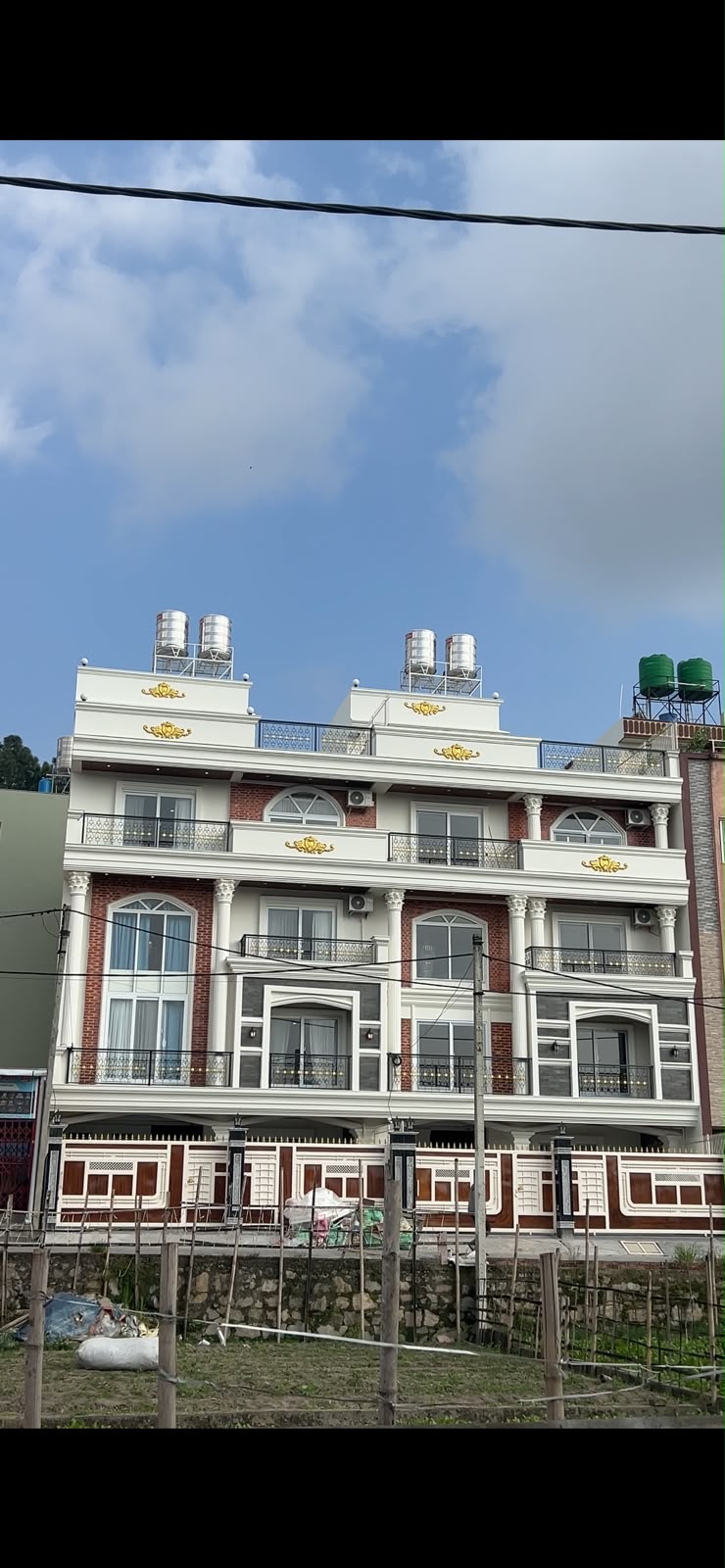 Fully Furnished 4.5-Storey Modern House